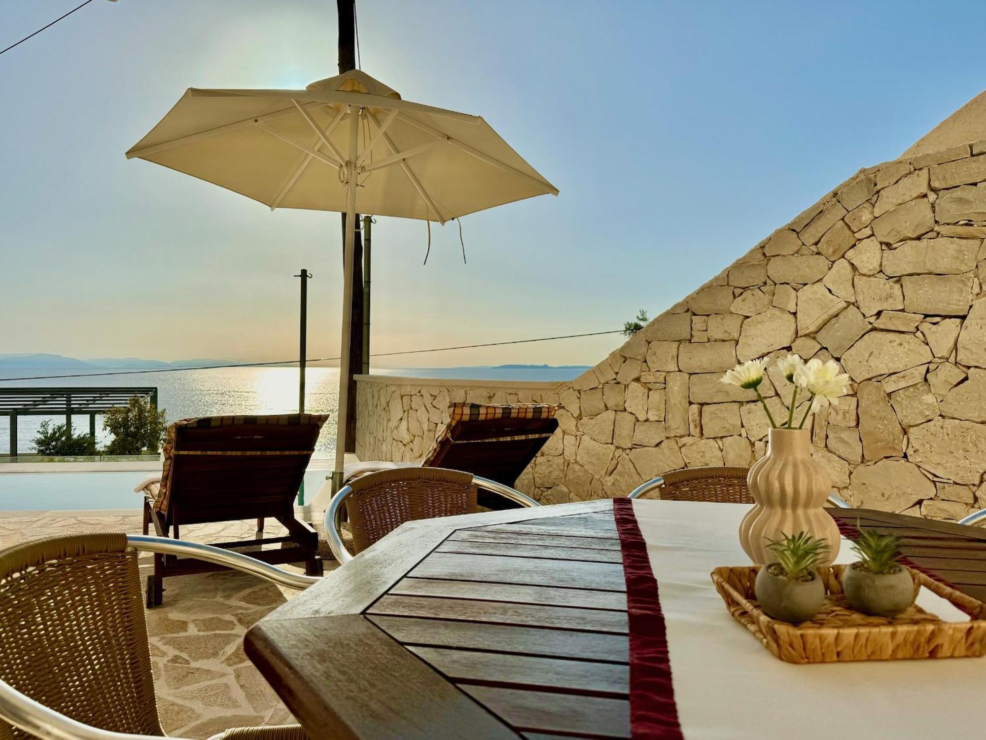 Villa Smile With Private Pool By Dadovillas Barbati