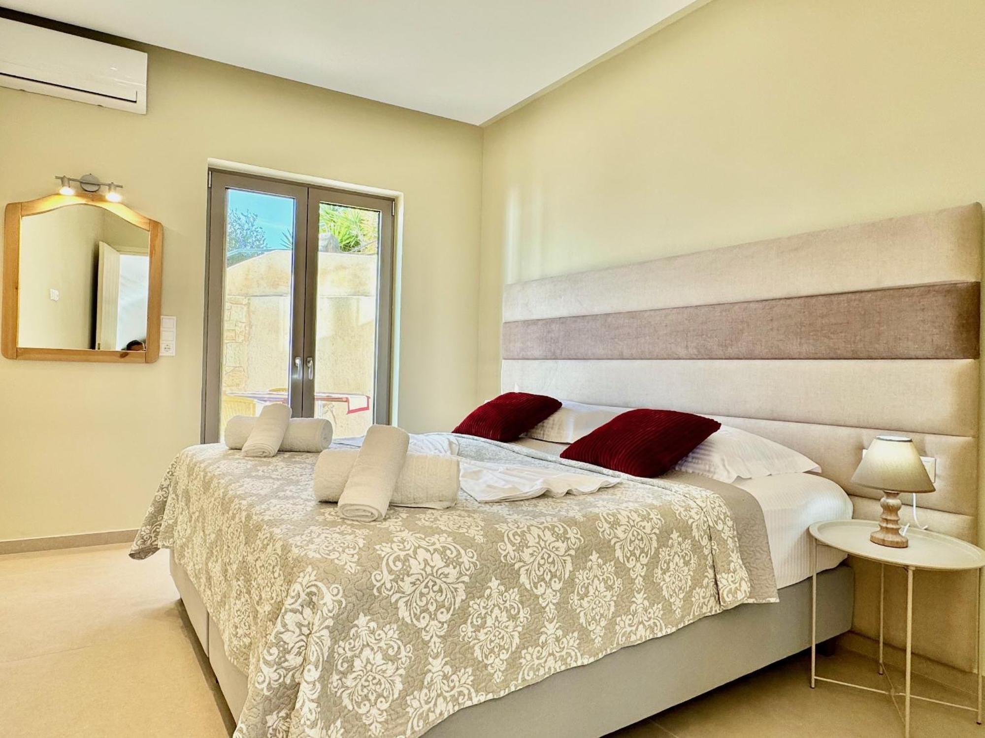 Smile With Private Pool By Dadovillas *