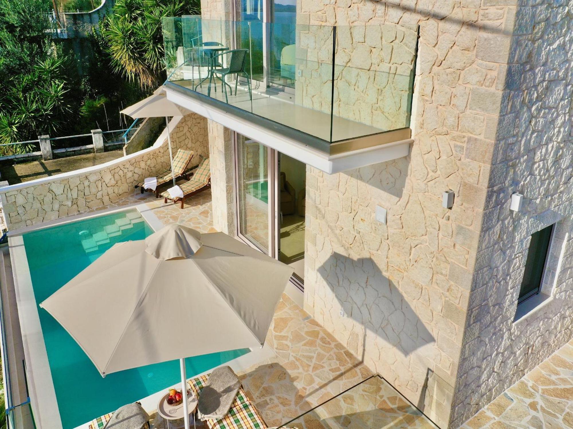 Smile With Private Pool By Dadovillas Barbati