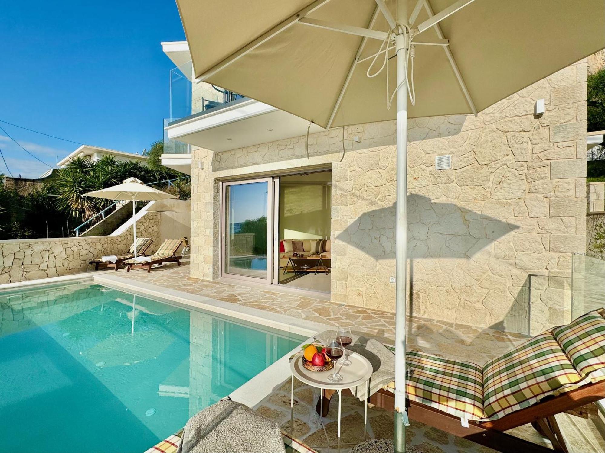 Villa Smile With Private Pool By Dadovillas Barbati